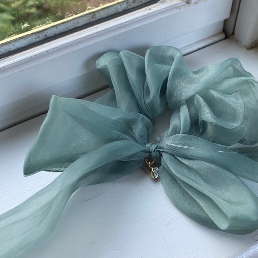 Anthropologie Chiffon Sheer Ponytail Hair Bow - Picture 1 of 4